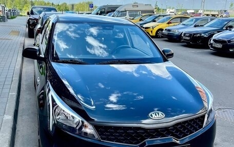 KIA Rio IV, 2020 год, 1 580 000 рублей, 3 фотография