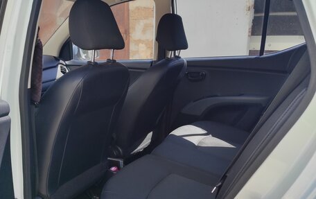 Hyundai i10 II, 2012 год, 650 000 рублей, 24 фотография