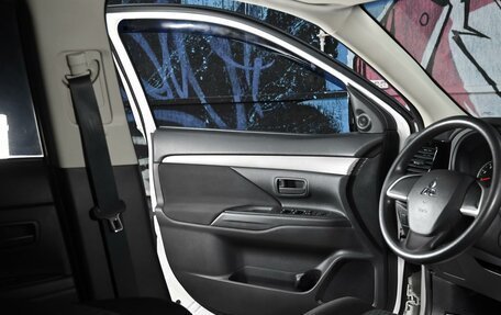 Mitsubishi Outlander III рестайлинг 3, 2015 год, 1 595 000 рублей, 7 фотография