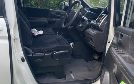 Honda Stepwgn IV, 2010 год, 1 555 000 рублей, 10 фотография