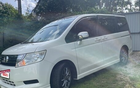 Honda Stepwgn IV, 2010 год, 1 555 000 рублей, 3 фотография