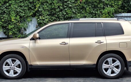 Toyota Highlander III, 2011 год, 2 100 000 рублей, 9 фотография