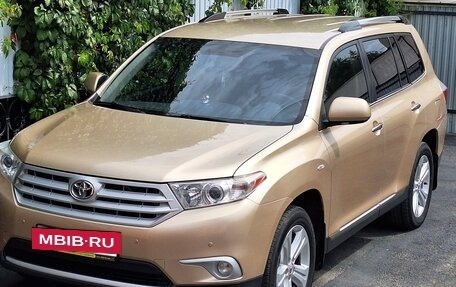 Toyota Highlander III, 2011 год, 2 100 000 рублей, 7 фотография