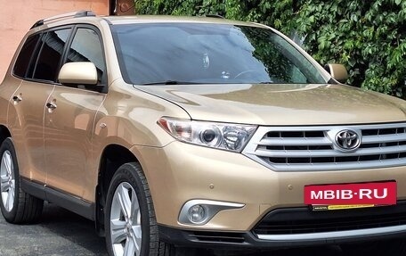 Toyota Highlander III, 2011 год, 2 100 000 рублей, 5 фотография