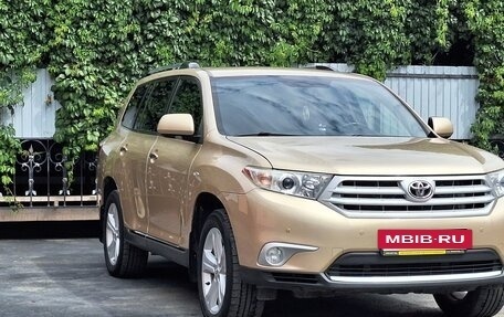 Toyota Highlander III, 2011 год, 2 100 000 рублей, 3 фотография