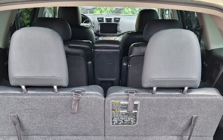 Toyota Highlander III, 2011 год, 2 100 000 рублей, 24 фотография