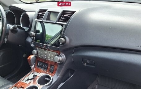 Toyota Highlander III, 2011 год, 2 100 000 рублей, 19 фотография