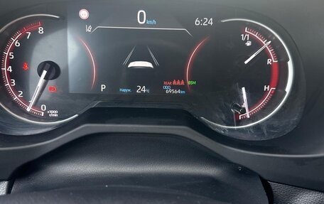 Toyota RAV4, 2021 год, 3 300 000 рублей, 10 фотография