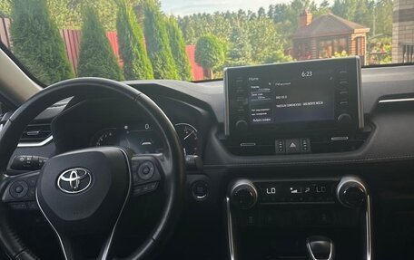Toyota RAV4, 2021 год, 3 300 000 рублей, 9 фотография