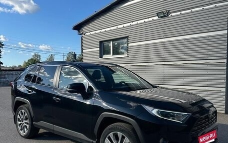 Toyota RAV4, 2021 год, 3 300 000 рублей, 2 фотография