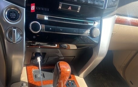 Toyota Land Cruiser 200, 2012 год, 2 950 000 рублей, 10 фотография