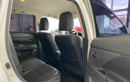 Mitsubishi Outlander III рестайлинг 3, 2013 год, 1 350 000 рублей, 11 фотография