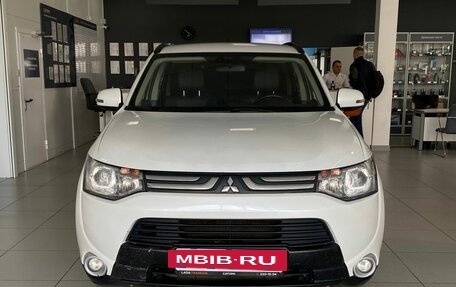 Mitsubishi Outlander III рестайлинг 3, 2013 год, 1 350 000 рублей, 2 фотография