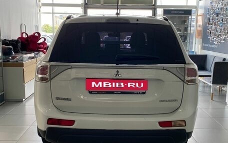 Mitsubishi Outlander III рестайлинг 3, 2013 год, 1 350 000 рублей, 6 фотография