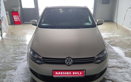 Volkswagen Polo VI (EU Market), 2011 год, 820 000 рублей, 1 фотография