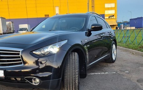 Infiniti QX70, 2013 год, 2 200 000 рублей, 2 фотография