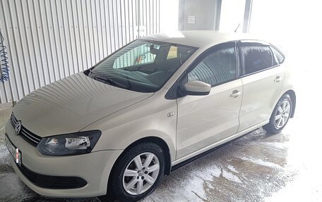 Volkswagen Polo VI (EU Market), 2011 год, 820 000 рублей, 2 фотография