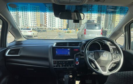 Honda Fit III, 2018 год, 1 200 000 рублей, 5 фотография
