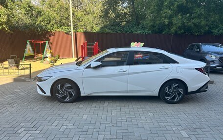Hyundai Elantra, 2024 год, 2 300 000 рублей, 2 фотография