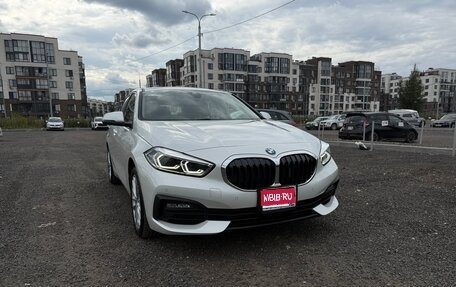 BMW 1 серия, 2022 год, 2 900 000 рублей, 1 фотография
