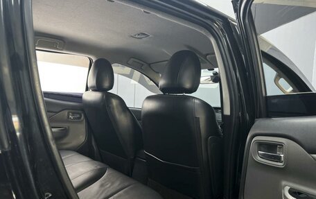 Mitsubishi L200 IV рестайлинг, 2015 год, 1 755 000 рублей, 8 фотография