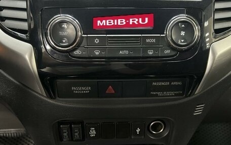 Mitsubishi L200 IV рестайлинг, 2015 год, 1 755 000 рублей, 15 фотография