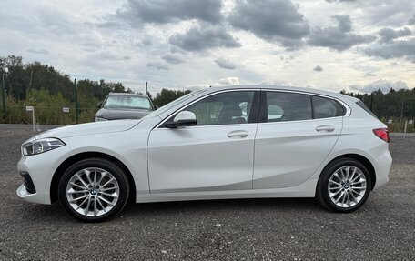 BMW 1 серия, 2022 год, 2 900 000 рублей, 2 фотография