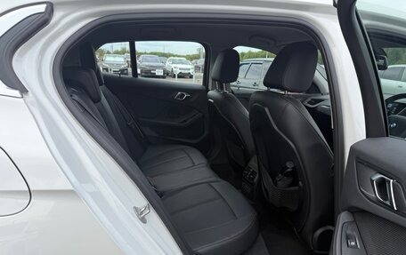 BMW 1 серия, 2022 год, 2 900 000 рублей, 11 фотография