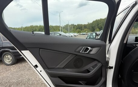 BMW 1 серия, 2022 год, 2 900 000 рублей, 18 фотография