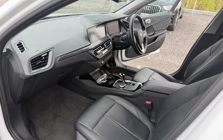 BMW 1 серия, 2022 год, 2 900 000 рублей, 16 фотография