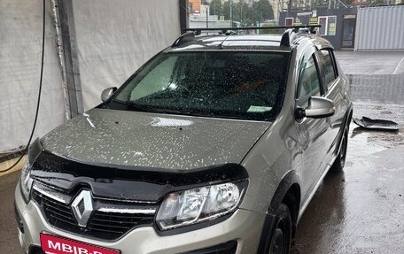 Renault Sandero II рестайлинг, 2015 год, 640 000 рублей, 1 фотография