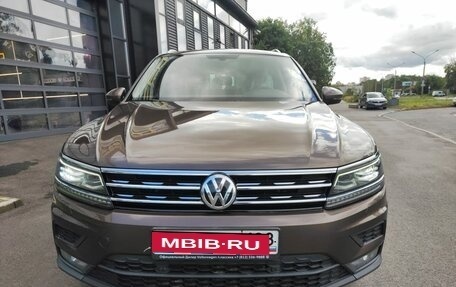Volkswagen Tiguan II, 2018 год, 2 650 000 рублей, 2 фотография