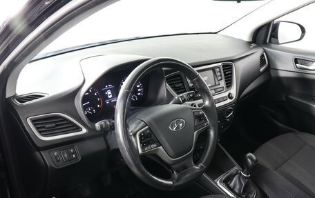 Hyundai Solaris II рестайлинг, 2017 год, 1 010 000 рублей, 5 фотография