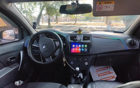 Renault Logan II, 2016 год, 450 000 рублей, 4 фотография