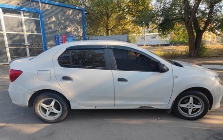 Renault Logan II, 2016 год, 450 000 рублей, 3 фотография