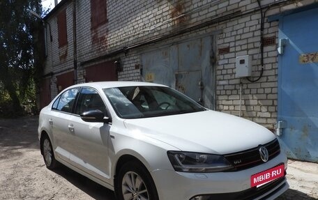 Volkswagen Jetta VI, 2017 год, 1 650 000 рублей, 2 фотография