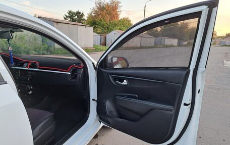 KIA Rio IV, 2020 год, 1 630 000 рублей, 3 фотография