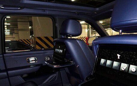 Rolls-Royce Cullinan, 2025 год, 63 000 000 рублей, 12 фотография