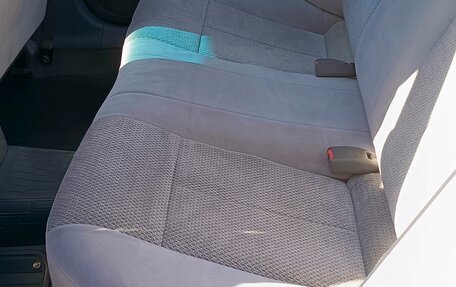Mazda Familia, 2000 год, 280 000 рублей, 5 фотография