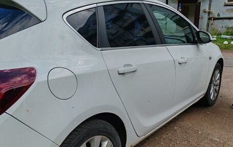 Opel Astra J, 2011 год, 530 000 рублей, 11 фотография