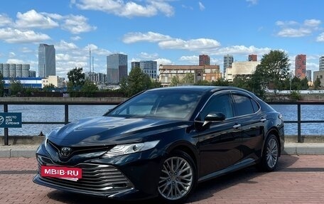 Toyota Camry, 2019 год, 3 230 000 рублей, 3 фотография