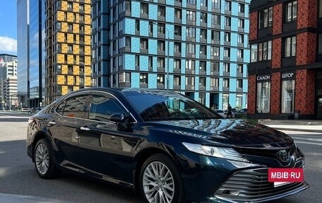 Toyota Camry, 2019 год, 3 230 000 рублей, 4 фотография
