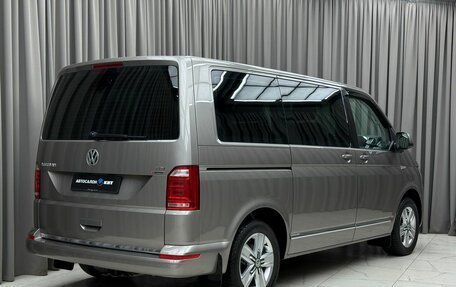 Volkswagen Multivan T6 рестайлинг, 2016 год, 4 299 000 рублей, 12 фотография
