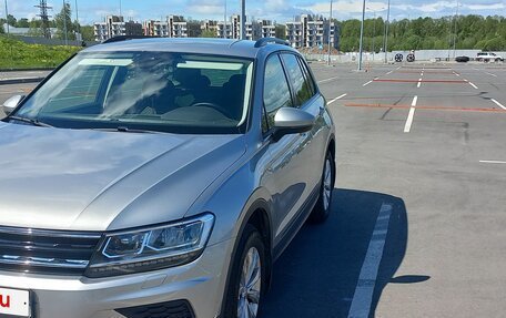 Volkswagen Tiguan II, 2019 год, 2 100 000 рублей, 2 фотография