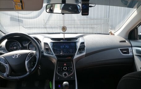 Hyundai Elantra V, 2015 год, 1 200 000 рублей, 10 фотография