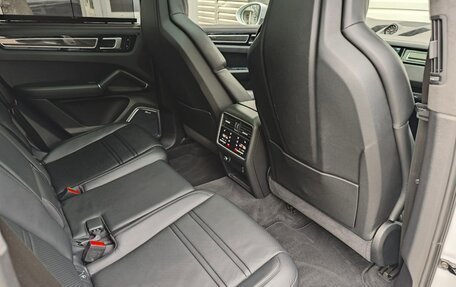 Porsche Cayenne III, 2019 год, 9 990 000 рублей, 20 фотография