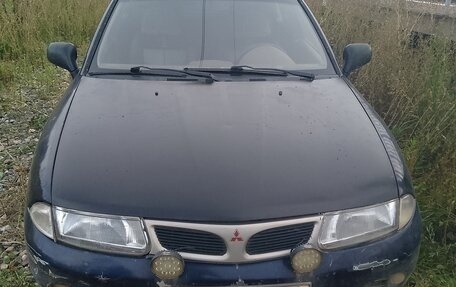 Mitsubishi Carisma I, 1997 год, 160 000 рублей, 1 фотография