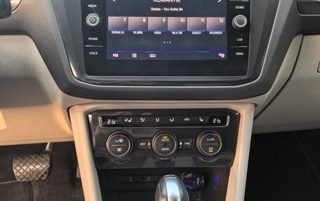 Volkswagen Tiguan II, 2017 год, 2 700 000 рублей, 6 фотография