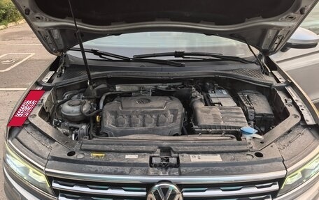 Volkswagen Tiguan II, 2017 год, 2 700 000 рублей, 2 фотография