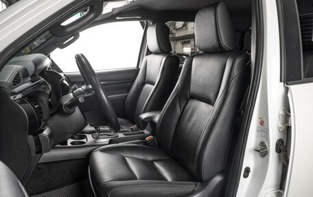 Toyota Hilux VIII, 2018 год, 2 999 000 рублей, 10 фотография